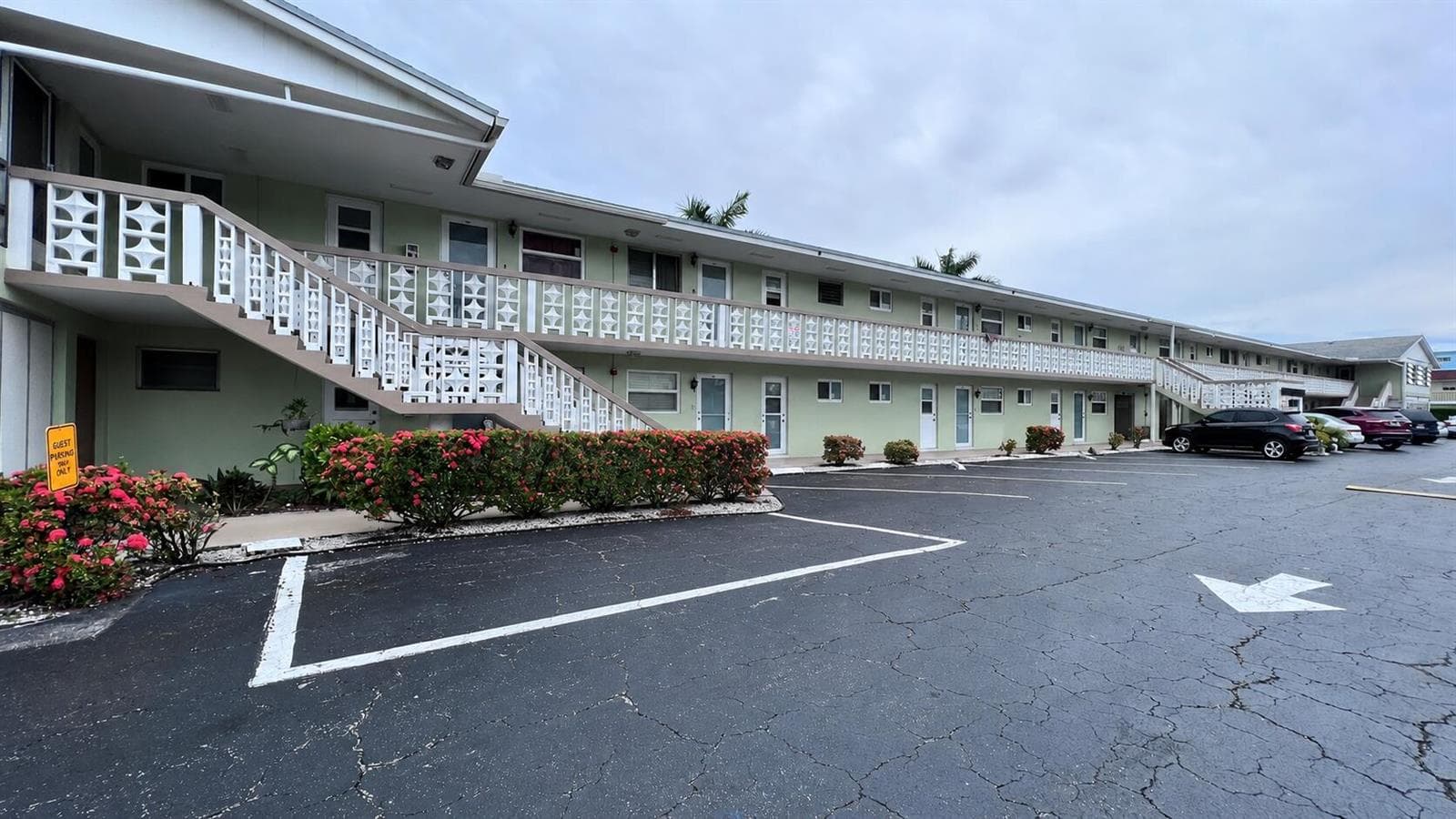 960 Crystal Lake Drive # 104, Deerfield Beach, FL 33064