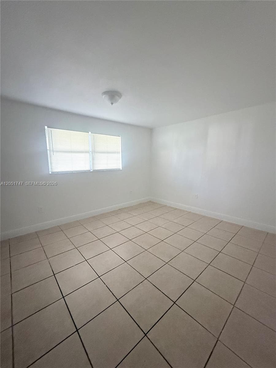 1990 NW 183rd St # 5, Miami Gardens, FL 33056 — zdjęcie 3