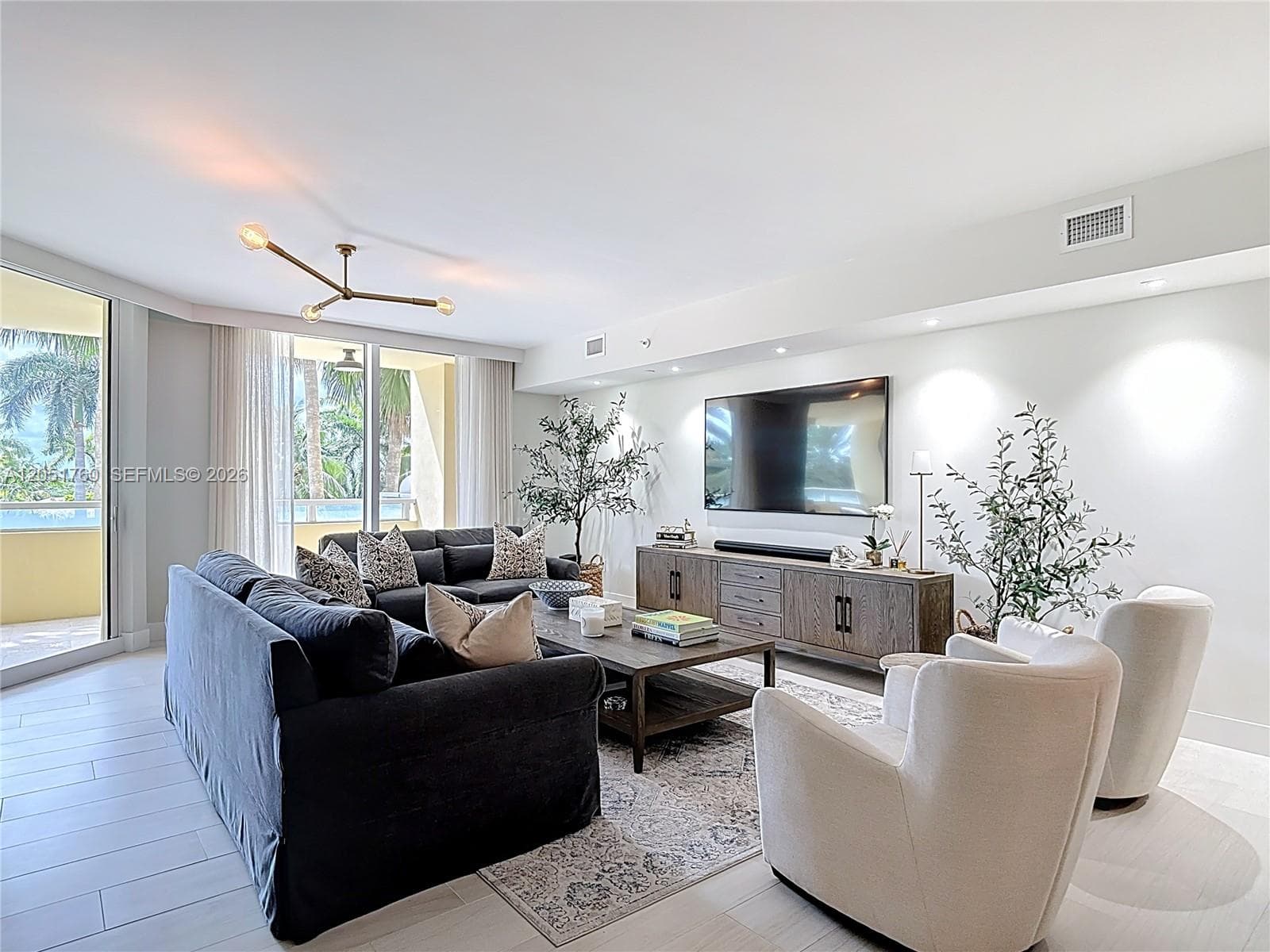 445 Grand Bay Dr # 418, Key Biscayne, FL 33149 — zdjęcie 2