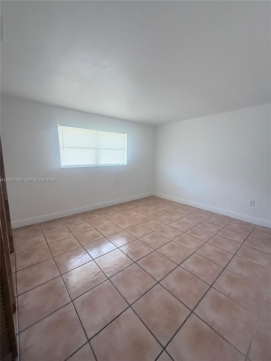 1990 NW 183rd St # 11, Miami Gardens, FL 33056 — zdjęcie 3