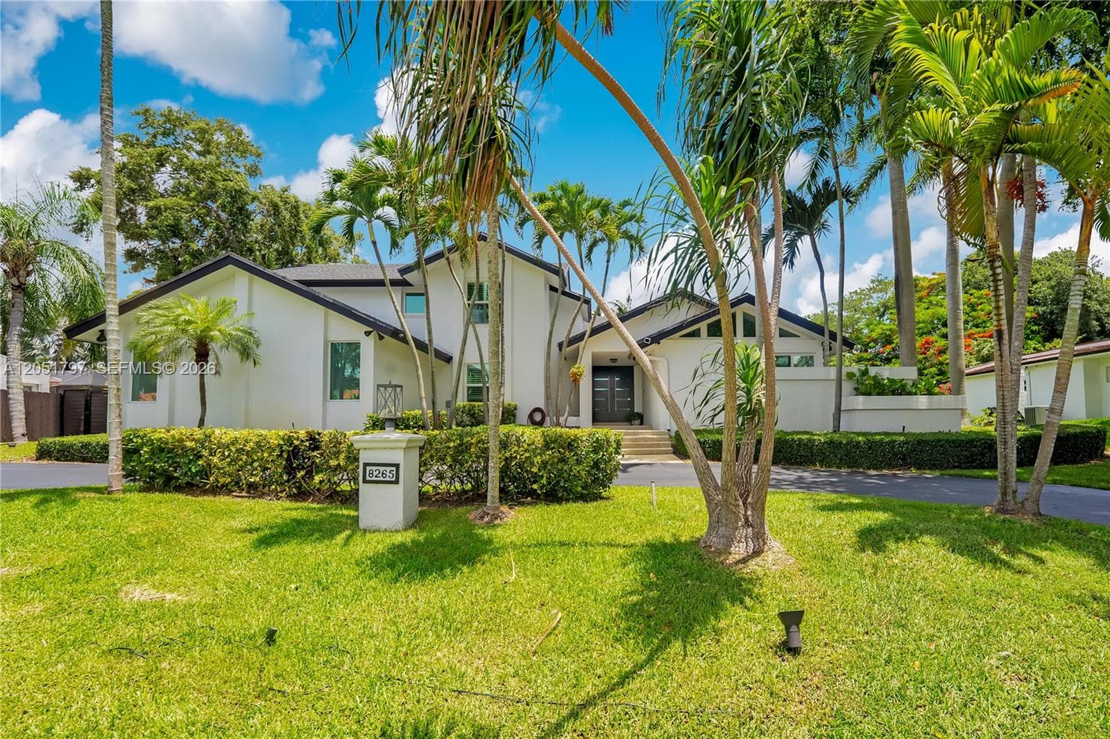8265 SW 176th Ter, Palmetto Bay, FL 33157
