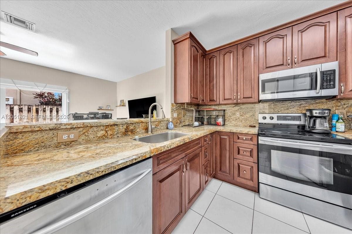 16138 Emerald Cove Rd, Weston, FL 33331 — zdjęcie 5