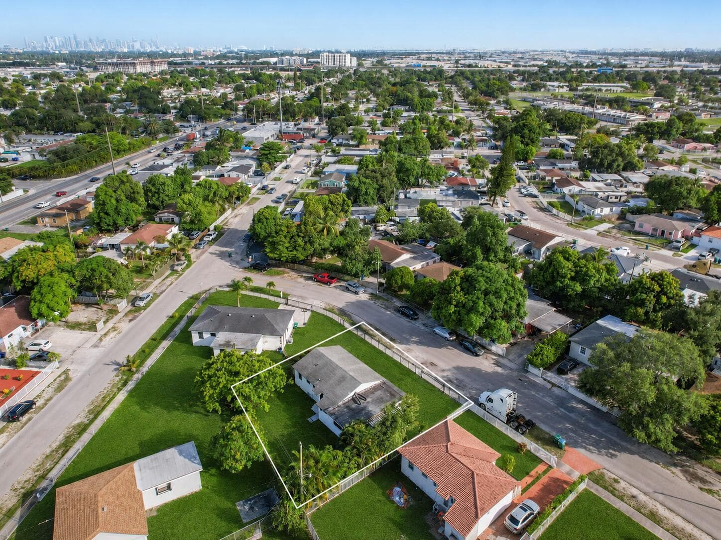 9001 NW 32nd Ct Road, Miami, FL 33147 — zdjęcie 3