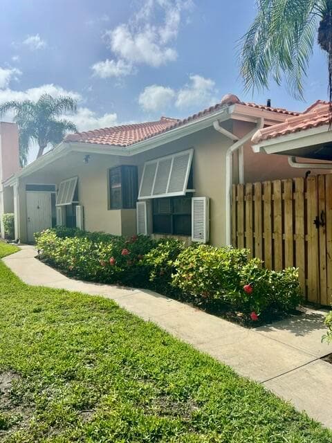225 Old Meadow Way, Palm Beach Gardens, FL 33418