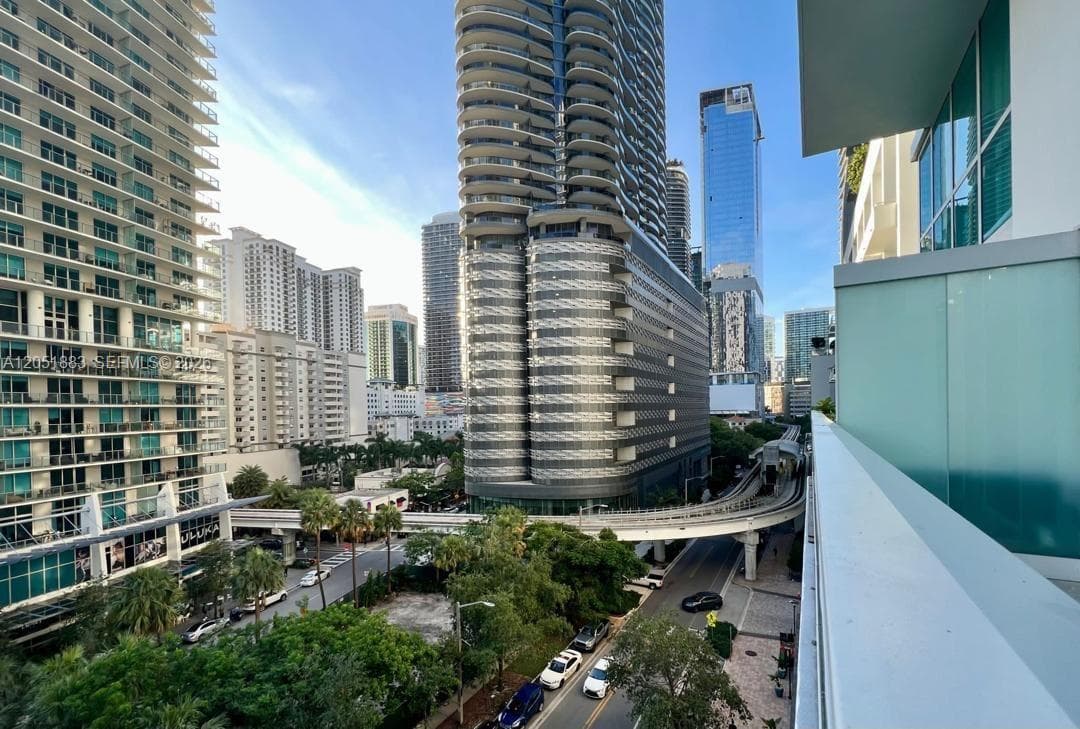 1080 Brickell Ave # 703, Miami, FL 33131 — zdjęcie 2