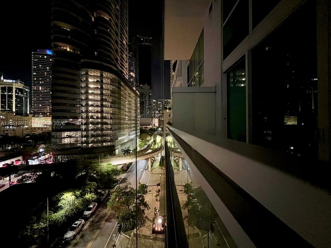 1080 Brickell Ave # 703, Miami, FL 33131 — zdjęcie 5