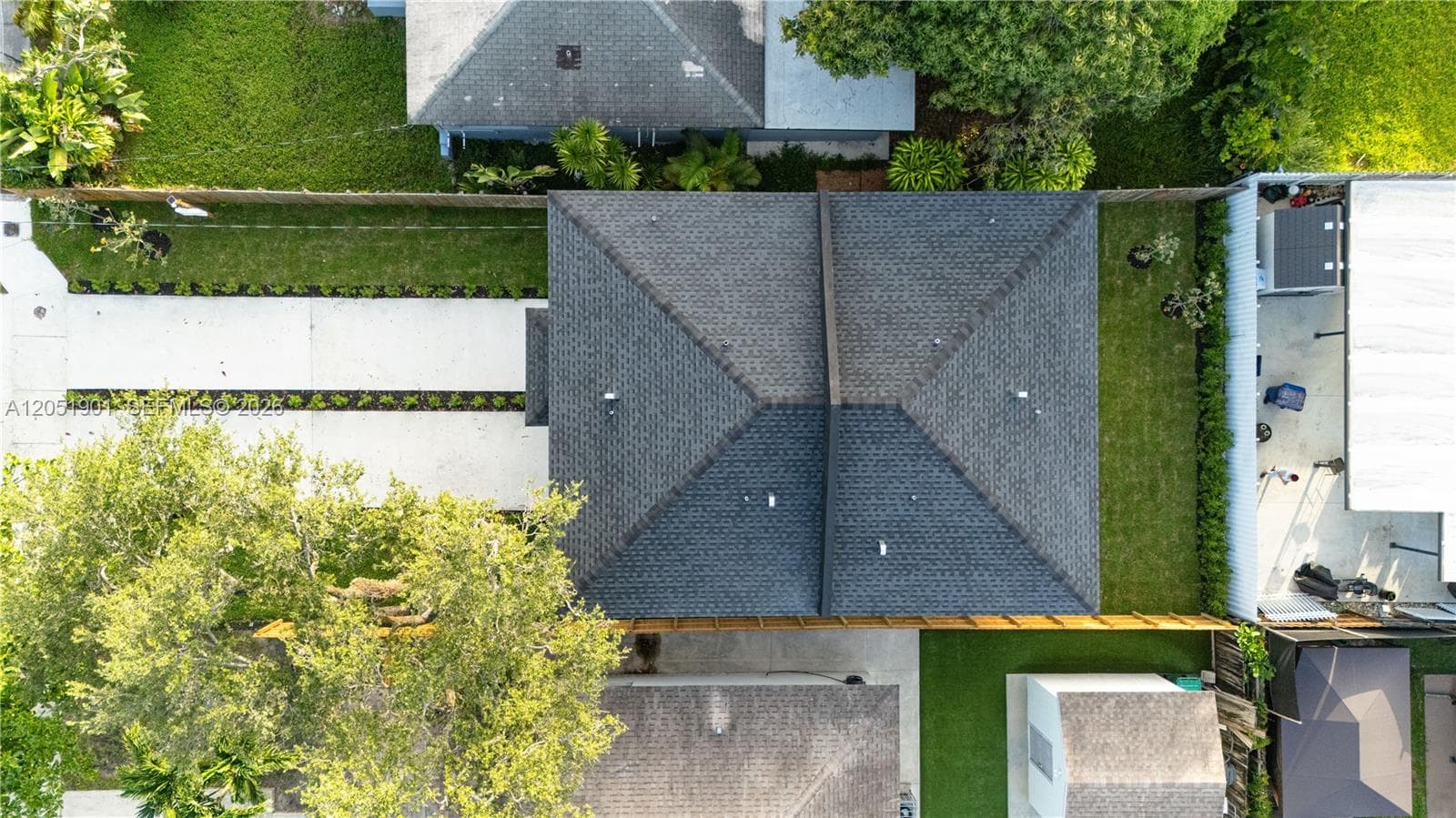 2323 NW 55th Ter, Miami, FL 33142 — zdjęcie 2