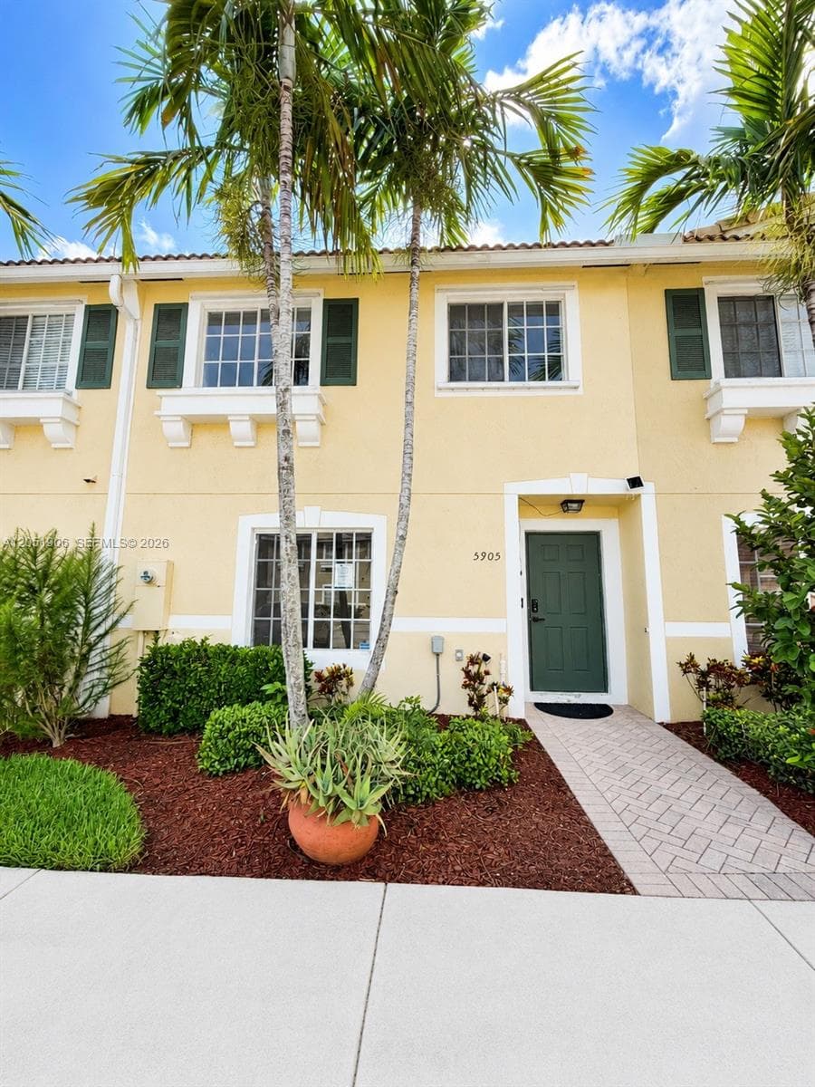 5905 Manchester Way, Tamarac, FL 33321