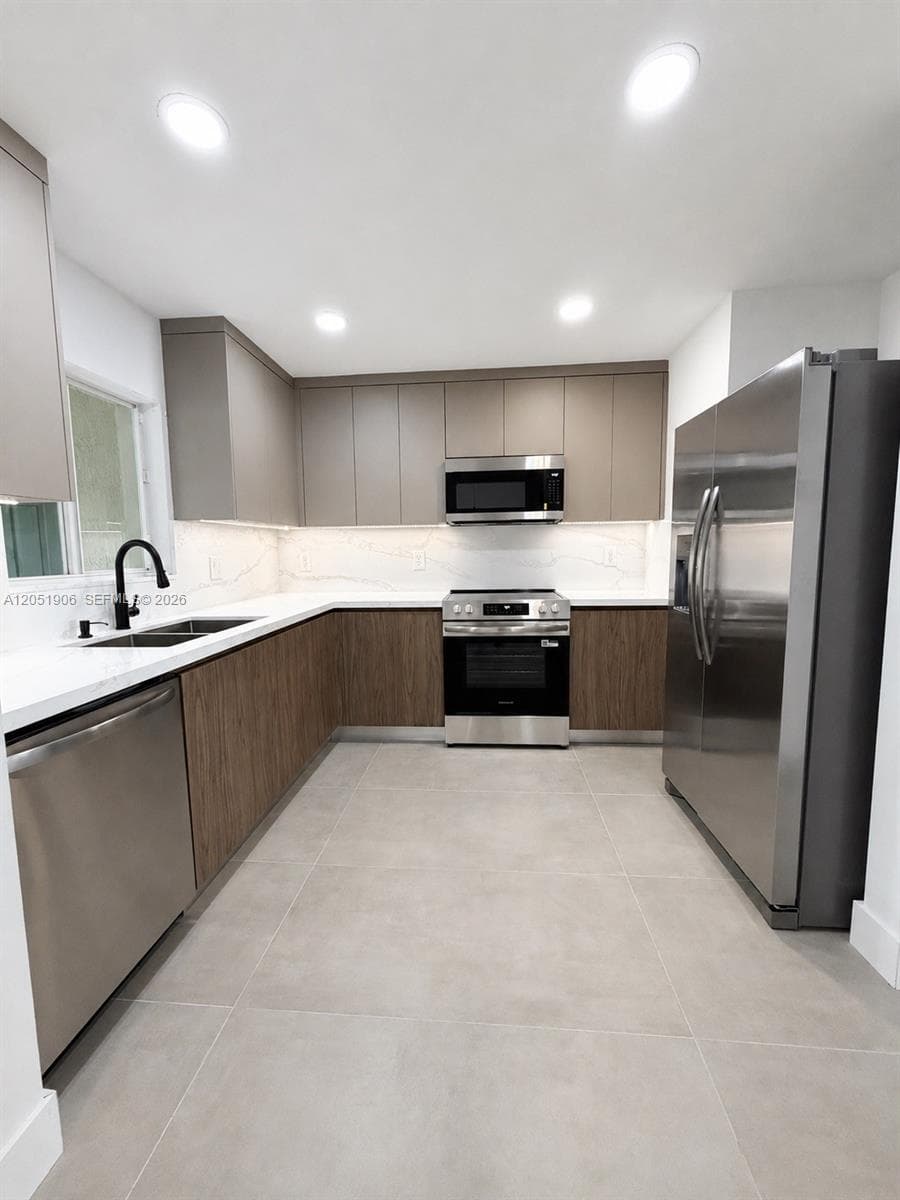 5905 Manchester Way, Tamarac, FL 33321 — zdjęcie 4