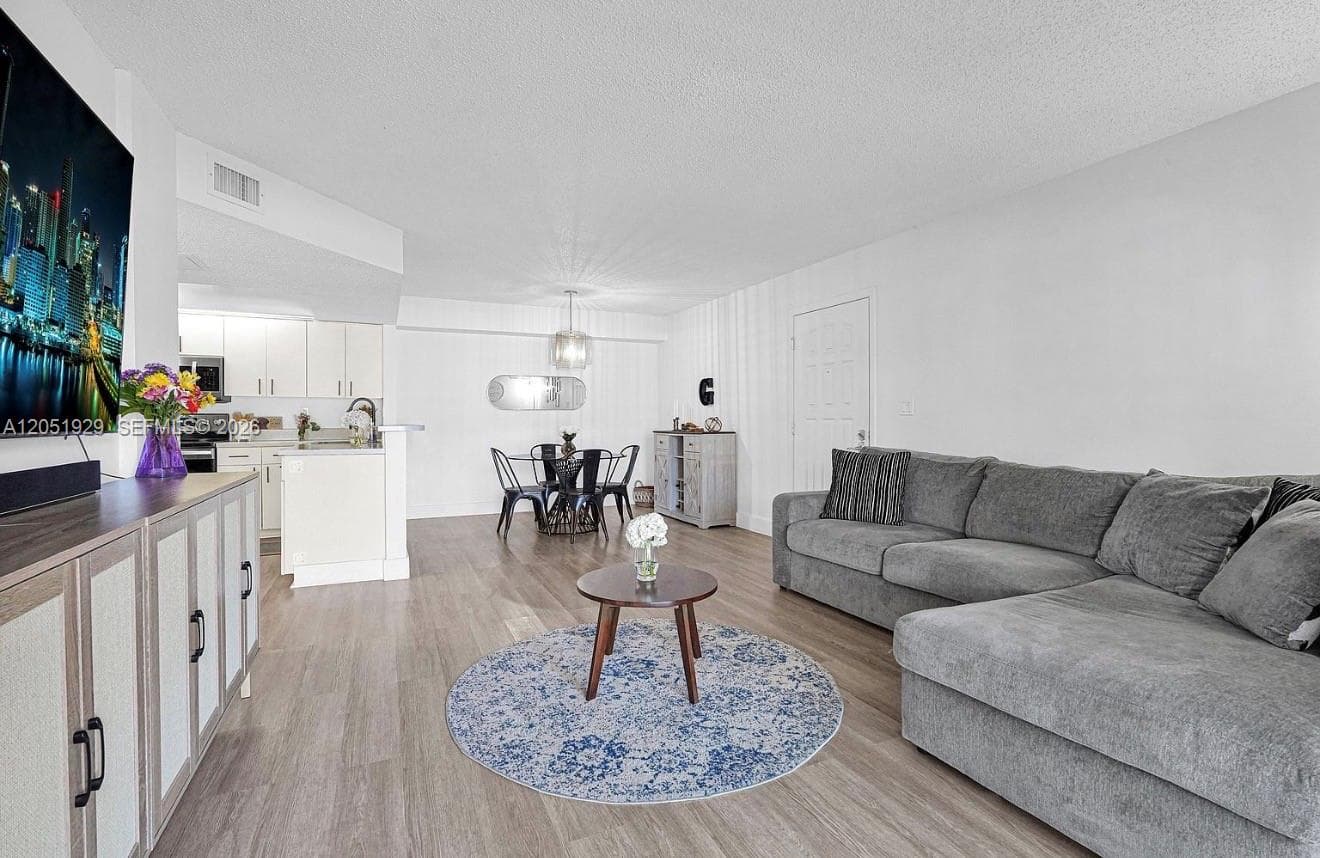 8680 SW 212th St # 105, Cutler Bay, FL 33189 — zdjęcie 4