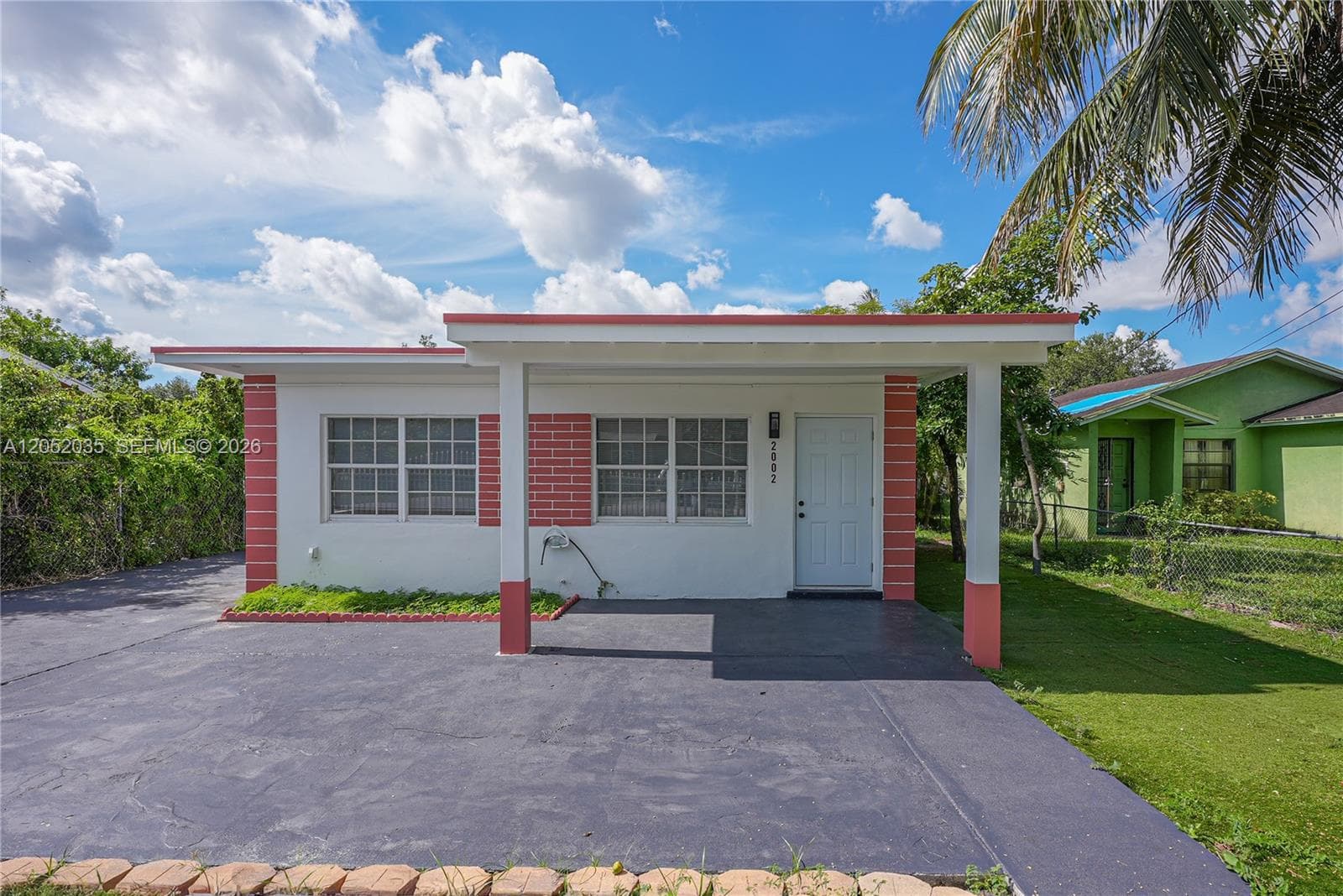 2002 NW 87th St, Miami, FL 33147 — zdjęcie 2