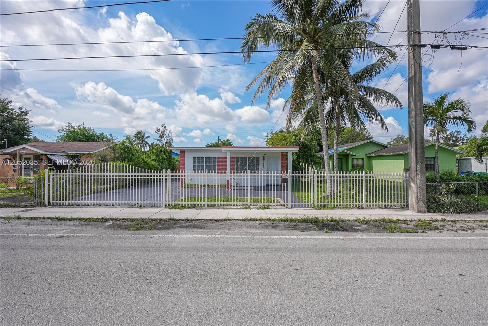2002 NW 87th St, Miami, FL 33147 — zdjęcie 3