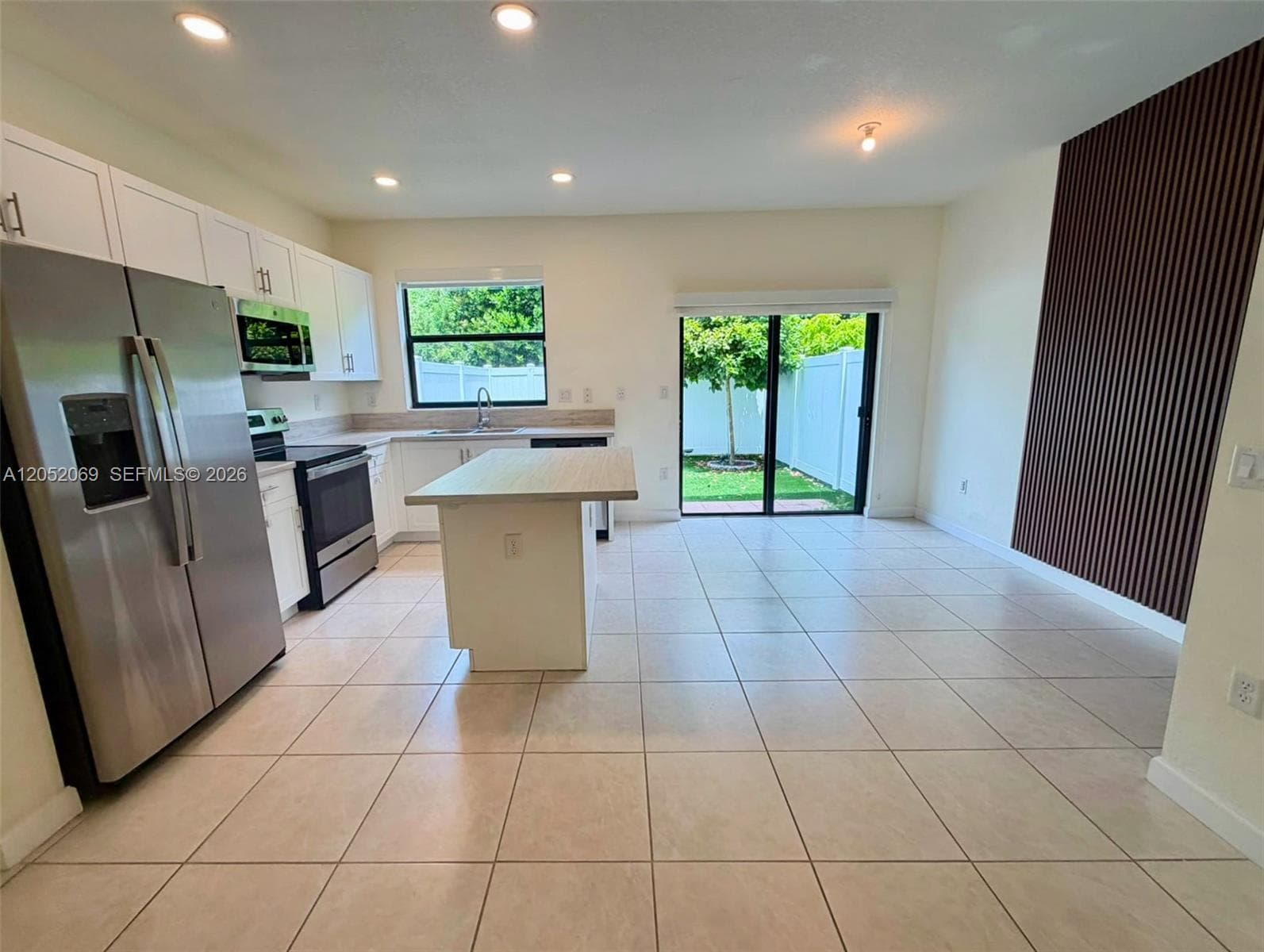 11115 W 32nd Ln, Hialeah, FL 33018 — zdjęcie 2