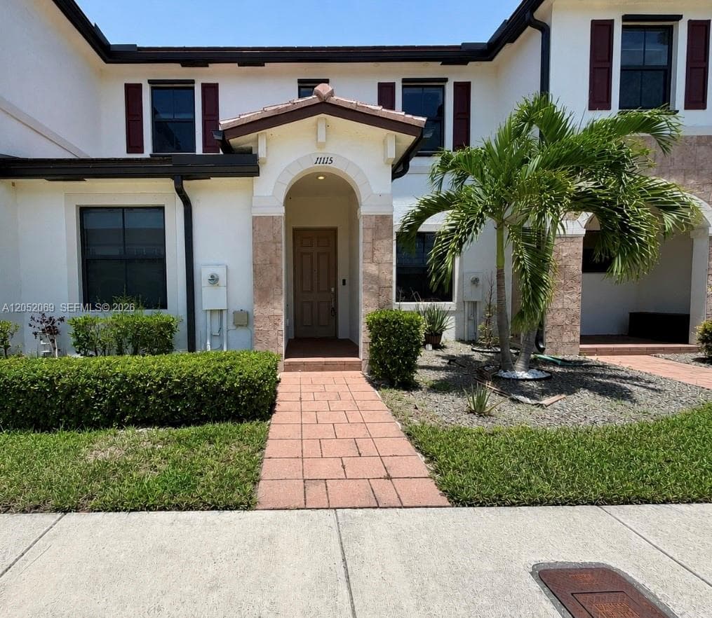 11115 W 32nd Ln, Hialeah, FL 33018