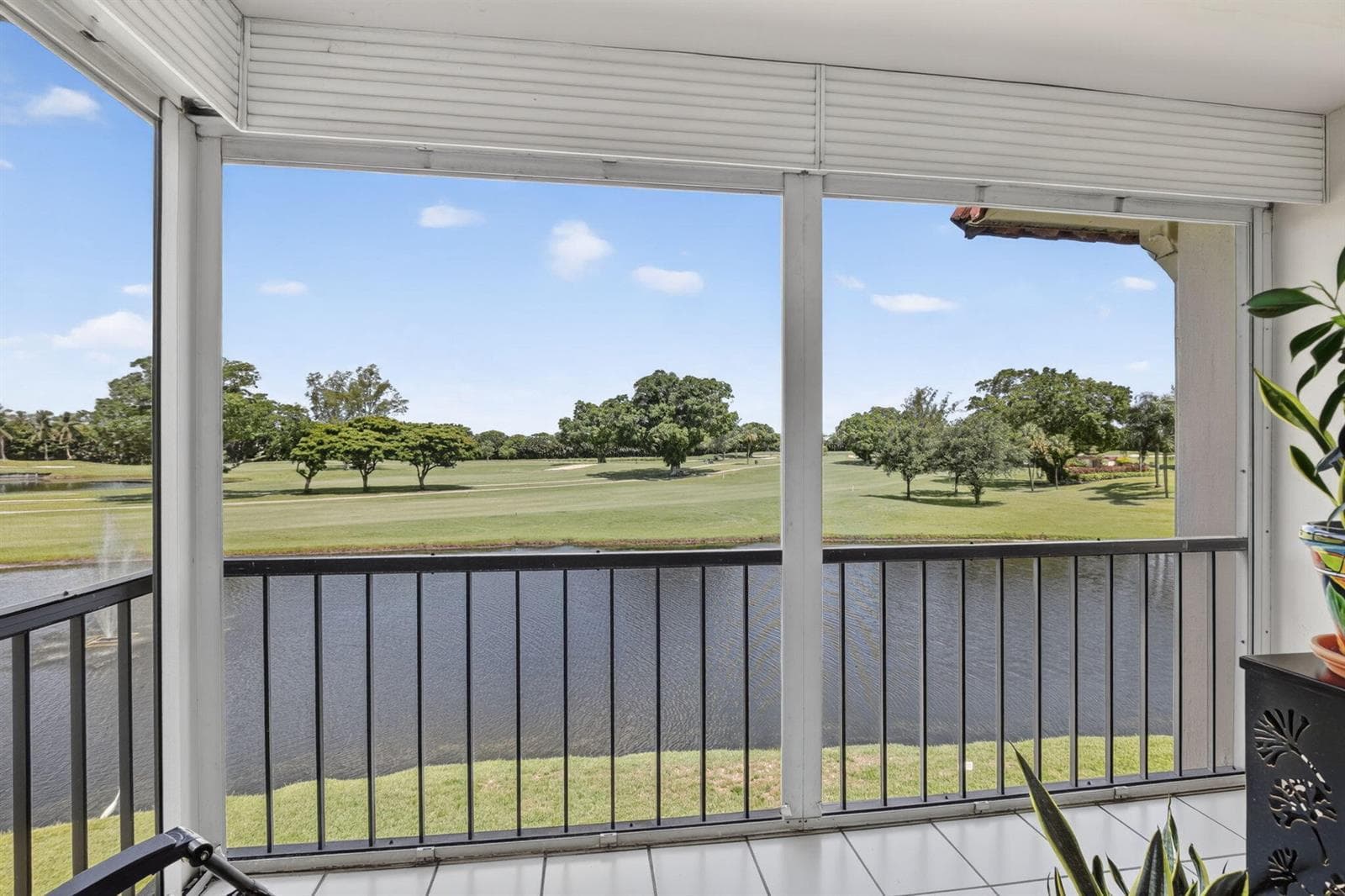 9923 S Hollybrook Lake Drive # 305, Pembroke Pines, FL 33025
