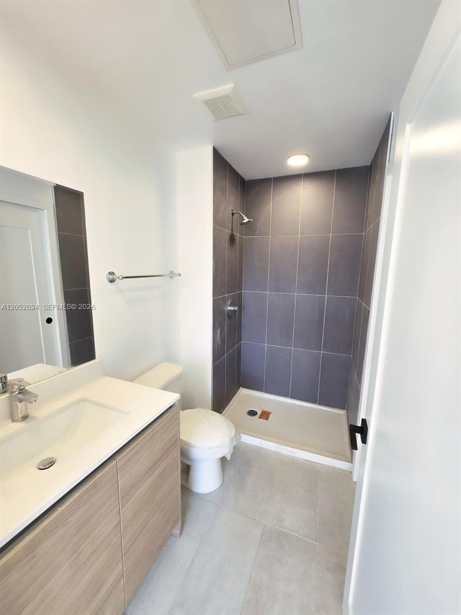 8106 NE 1st Ave # 15, Miami, FL 33138 — zdjęcie 2