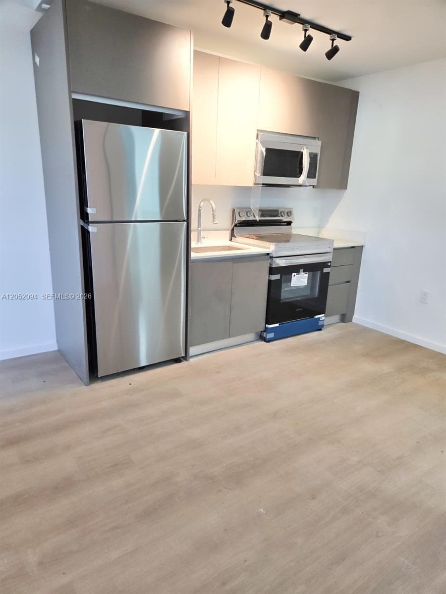 8106 NE 1st Ave # 15, Miami, FL 33138 — zdjęcie 4