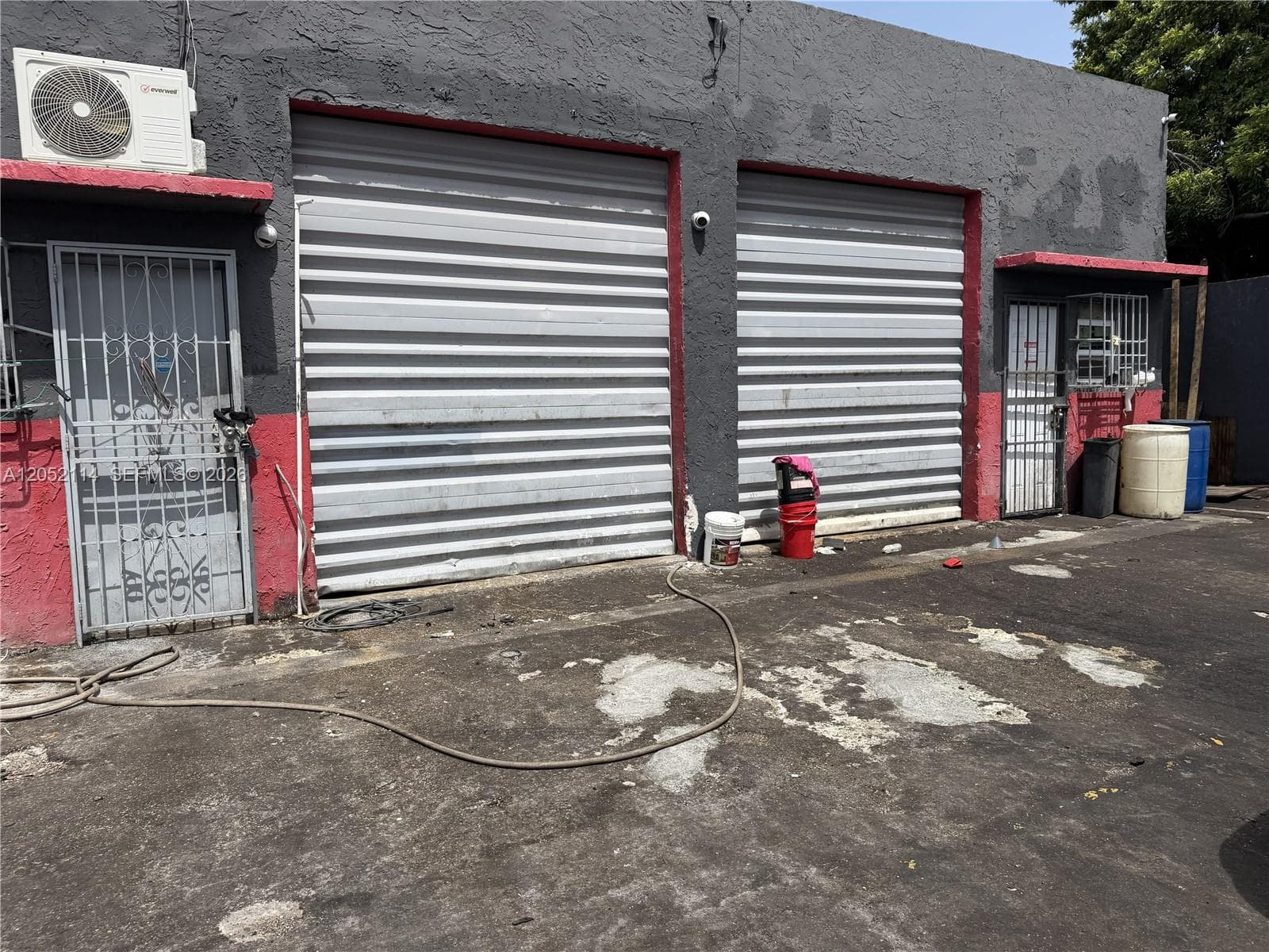 2563 NW 23rd St, Miami, FL 33142 — zdjęcie 2