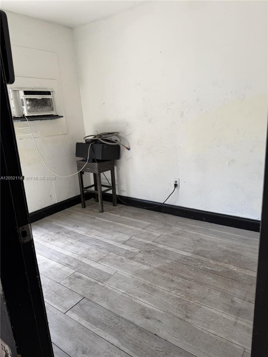 2563 NW 23rd St, Miami, FL 33142 — zdjęcie 5