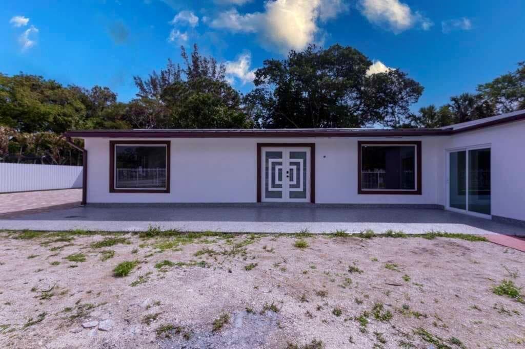 696 Arlington Drive, West Palm Beach, FL 33415 — zdjęcie 3