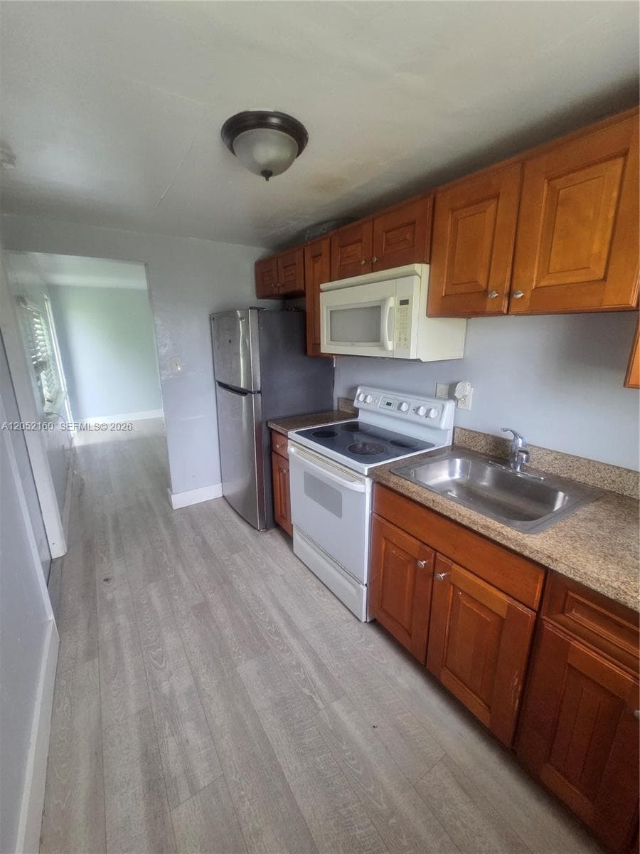 4017 SW 24th St # 4, West Park, FL 33023 — zdjęcie 3