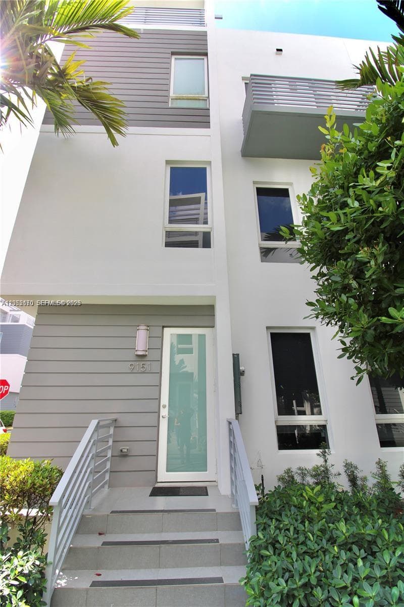 9151 NW 33rd St, Doral, FL 33172 — zdjęcie 3