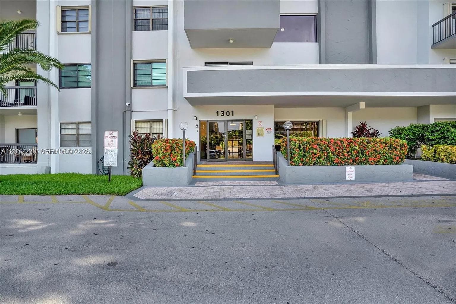 1301 NE 7th # 405, Hallandale Beach, FL 33009 — zdjęcie 2