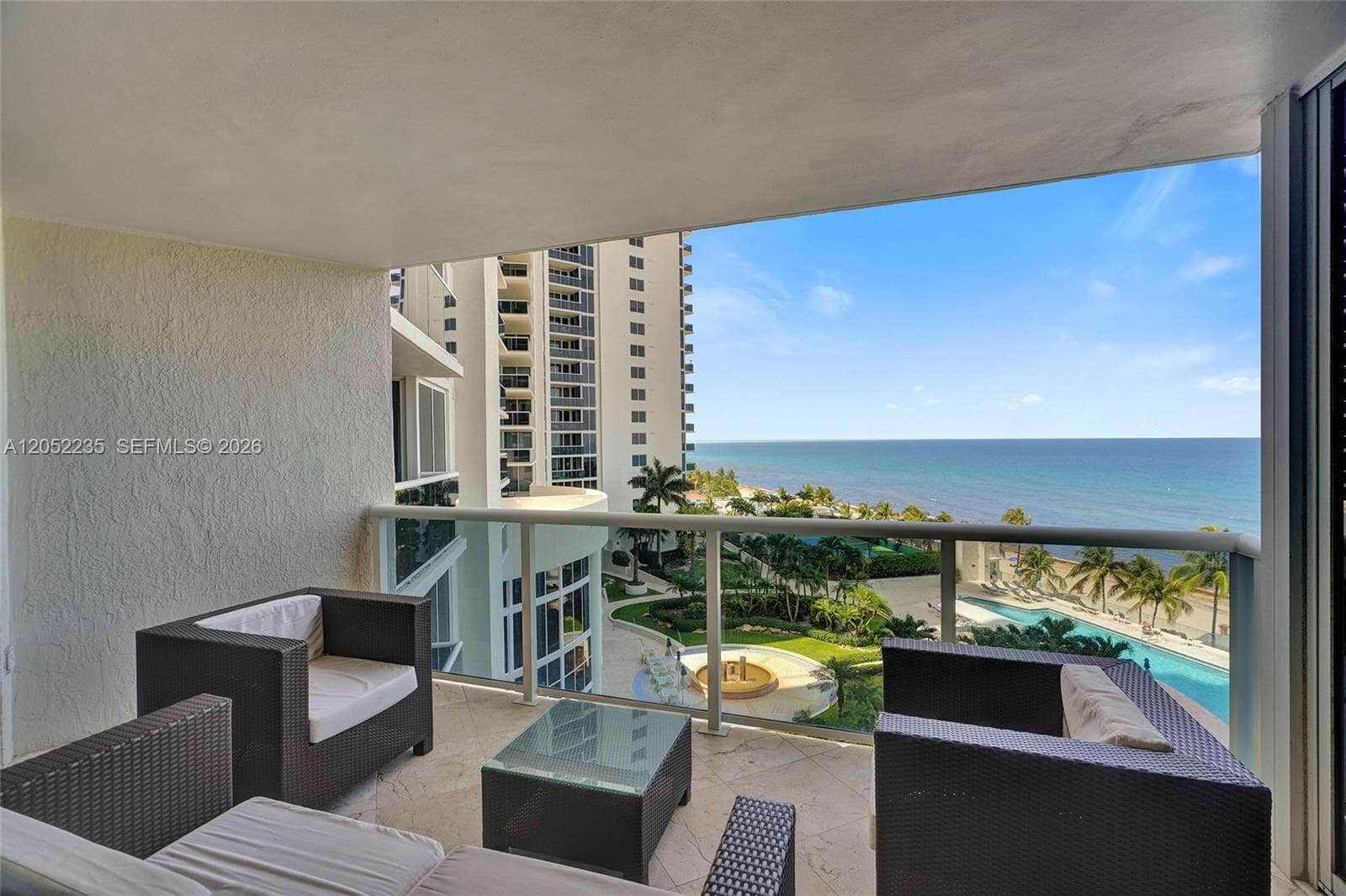 19111 Collins Ave # 607, Sunny Isles Beach, FL 33160 — zdjęcie 2