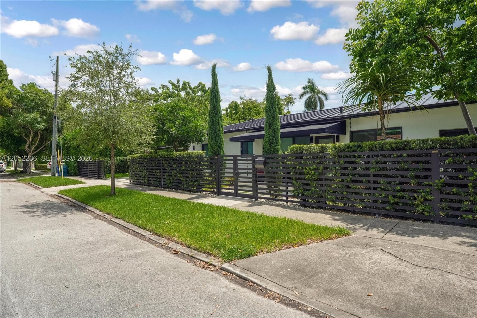 2484 SW 25th St, Miami, FL 33133