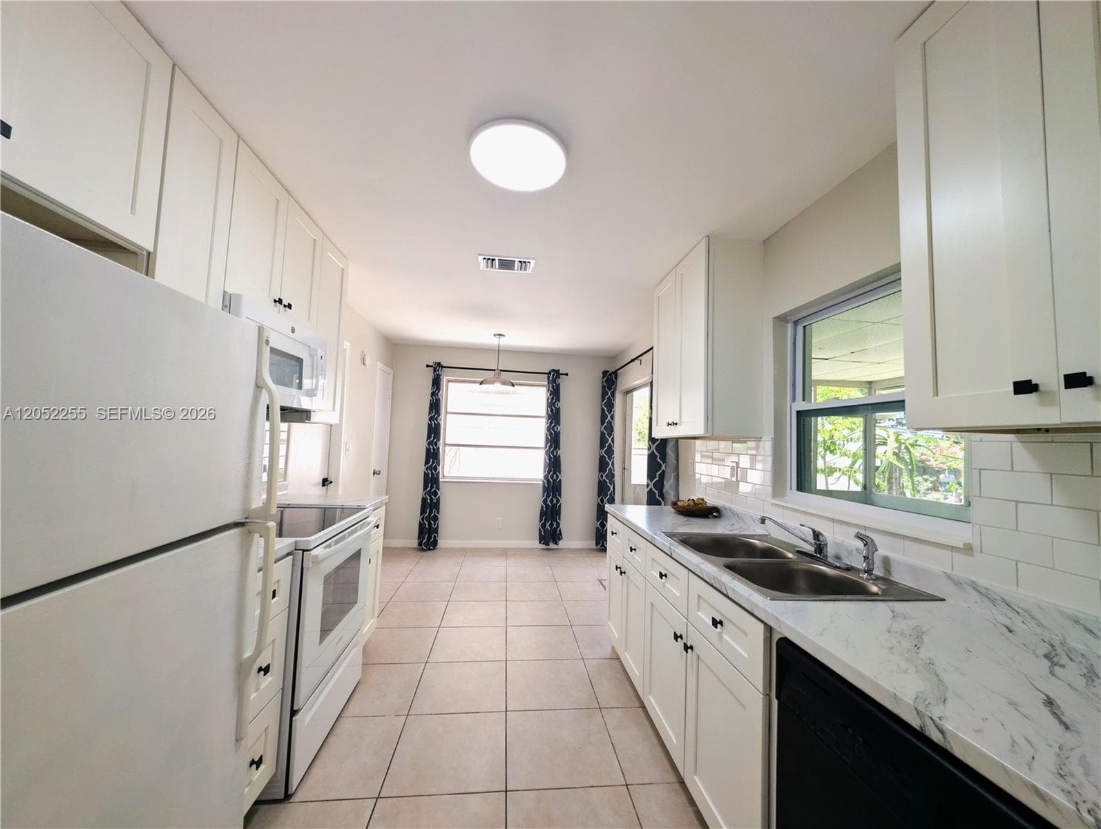 888 SW 62nd Ave, North Lauderdale, FL 33068 — zdjęcie 2