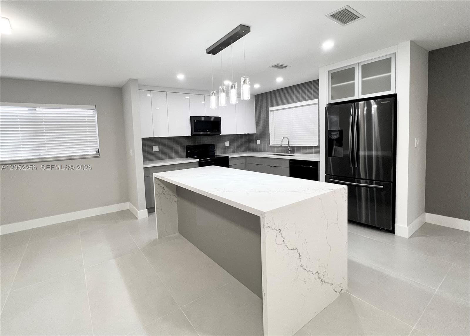 240 SE 7th St, Dania Beach, FL 33004 — zdjęcie 3
