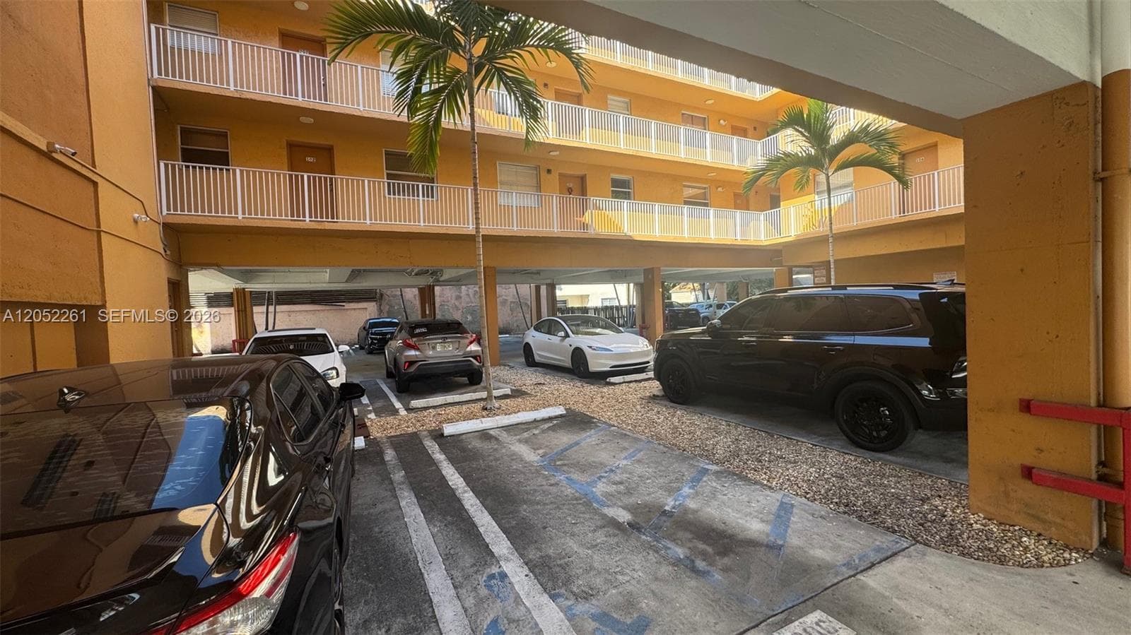 2441 SW 31st Ave # 303, Miami, FL 33145 — zdjęcie 2