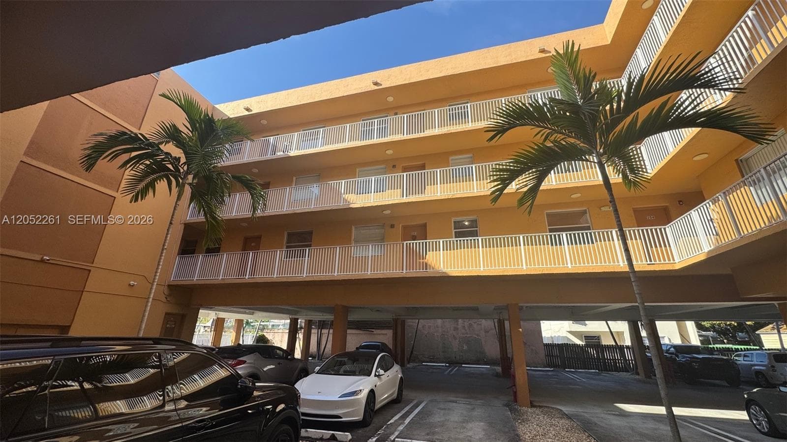 2441 SW 31st Ave # 303, Miami, FL 33145 — zdjęcie 3