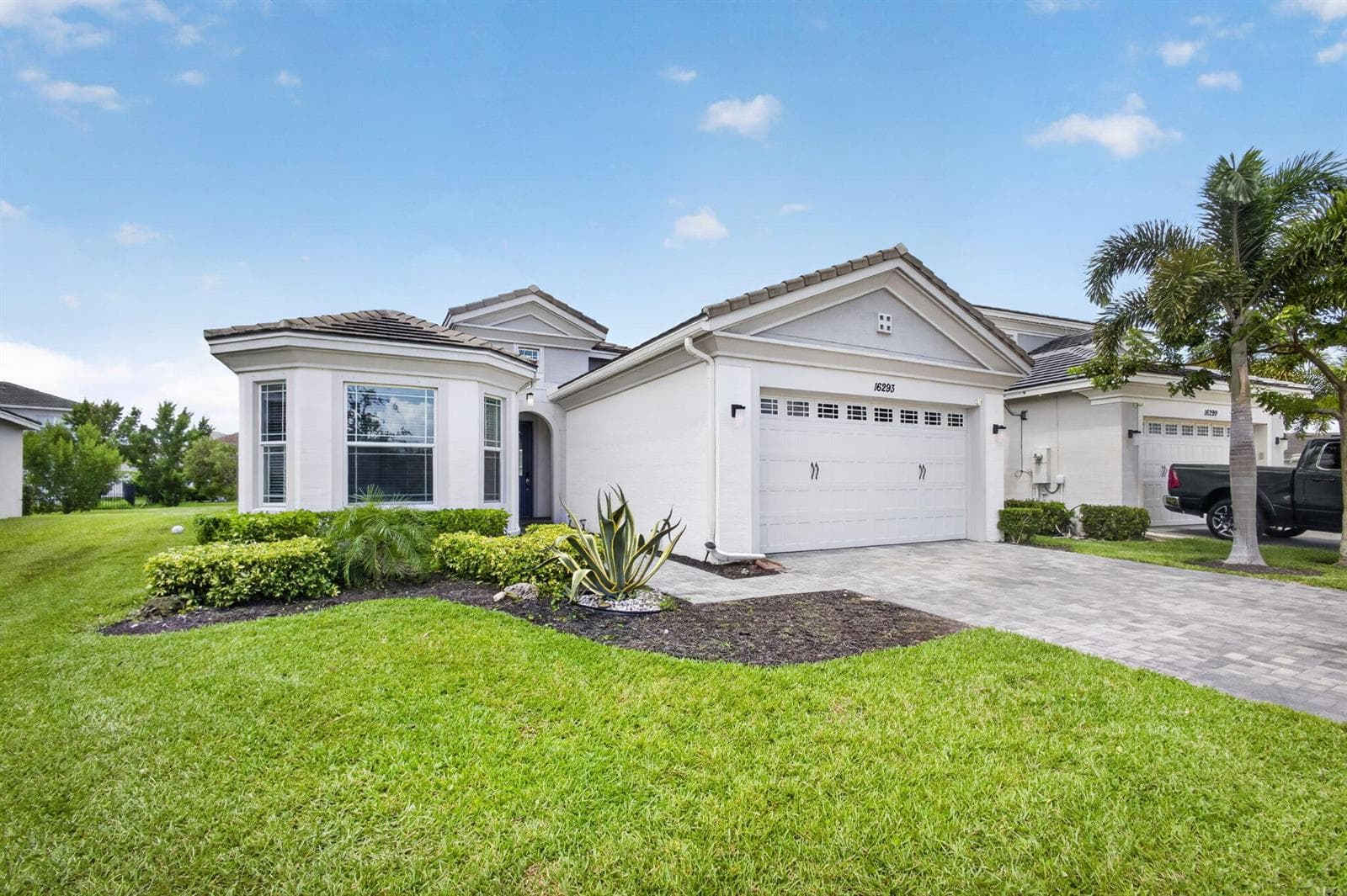 16293 Melogold Drive, FL 33470