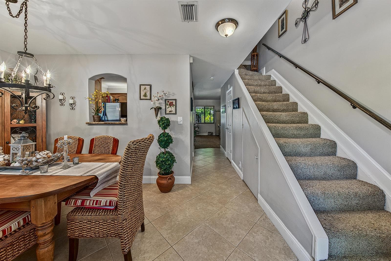 2130 NE 9th Avenue, Wilton Manors, FL 33305 — zdjęcie 2