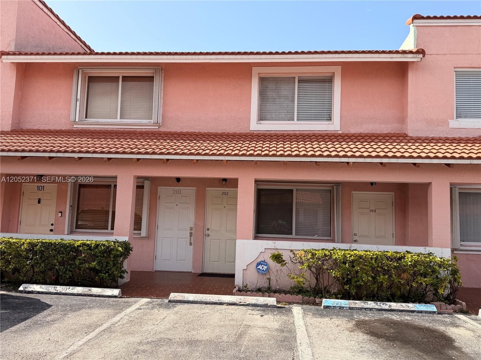 8019 Lake Dr # 202, Doral, FL 33166