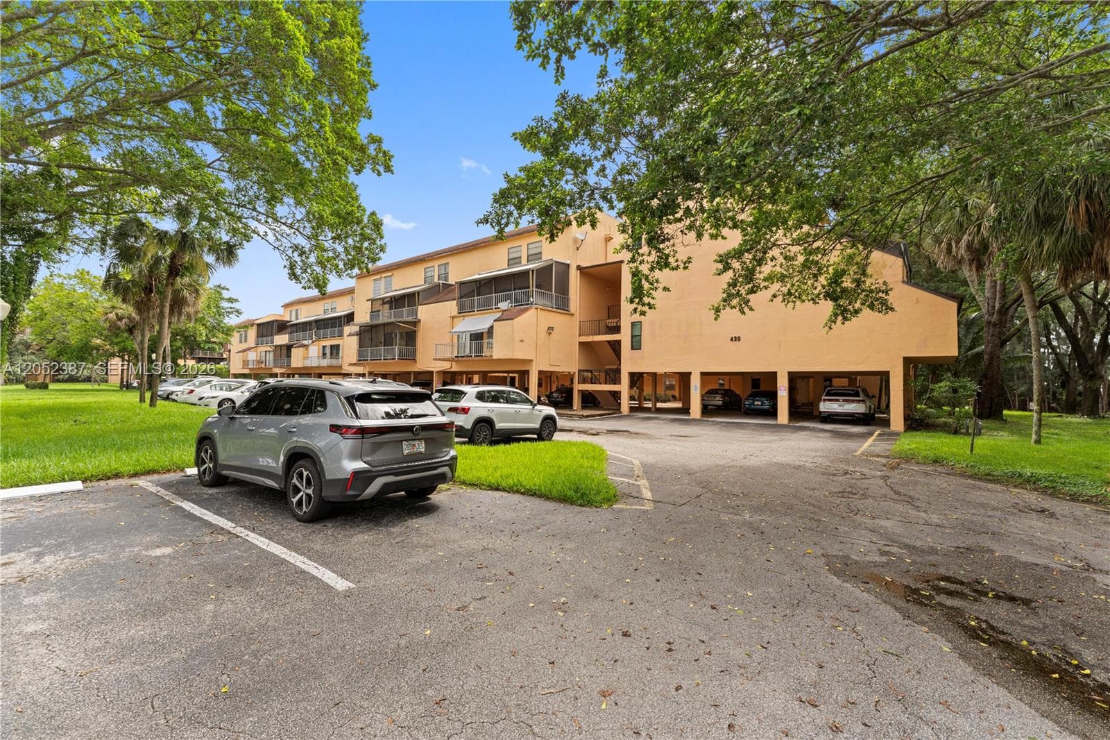 430 Commodore Dr # 310, Plantation, FL 33325 — zdjęcie 2