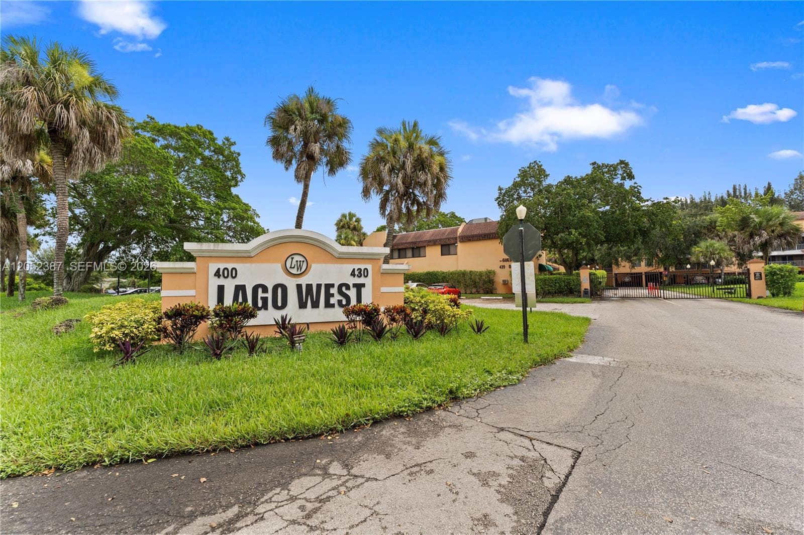 430 Commodore Dr # 310, Plantation, FL 33325