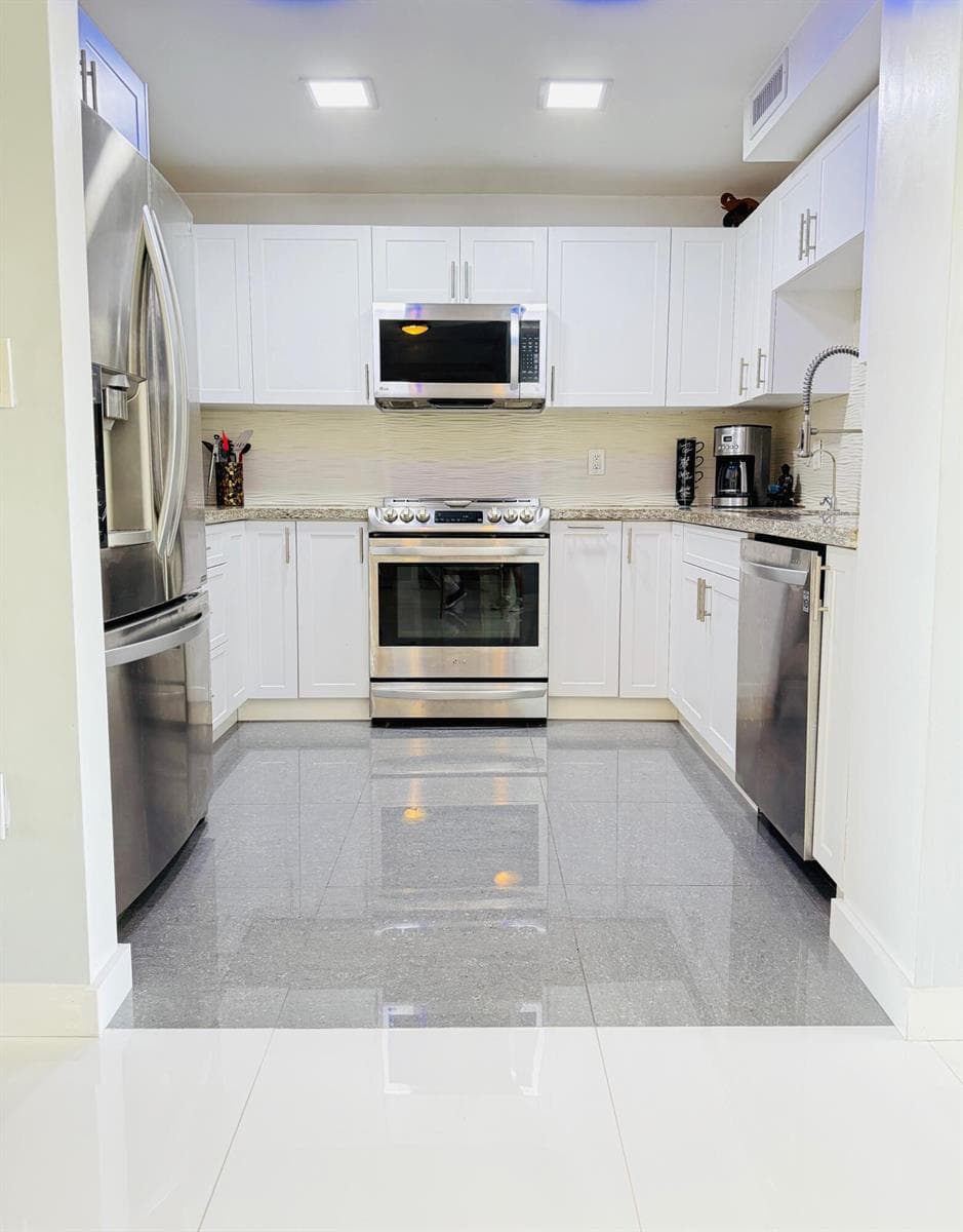 4164 Inverrary Drive # 404, Lauderhill, FL 33319 — zdjęcie 5