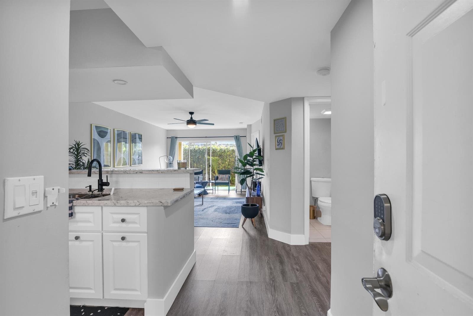 1030 Lake Shore Drive # 103, Lake Park, FL 33403 — zdjęcie 5