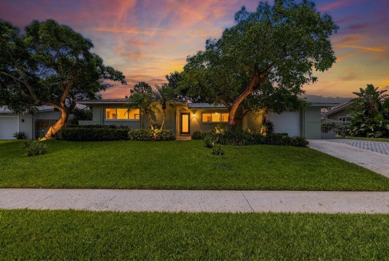 1002 SW 1st Street, Boca Raton, FL 33486