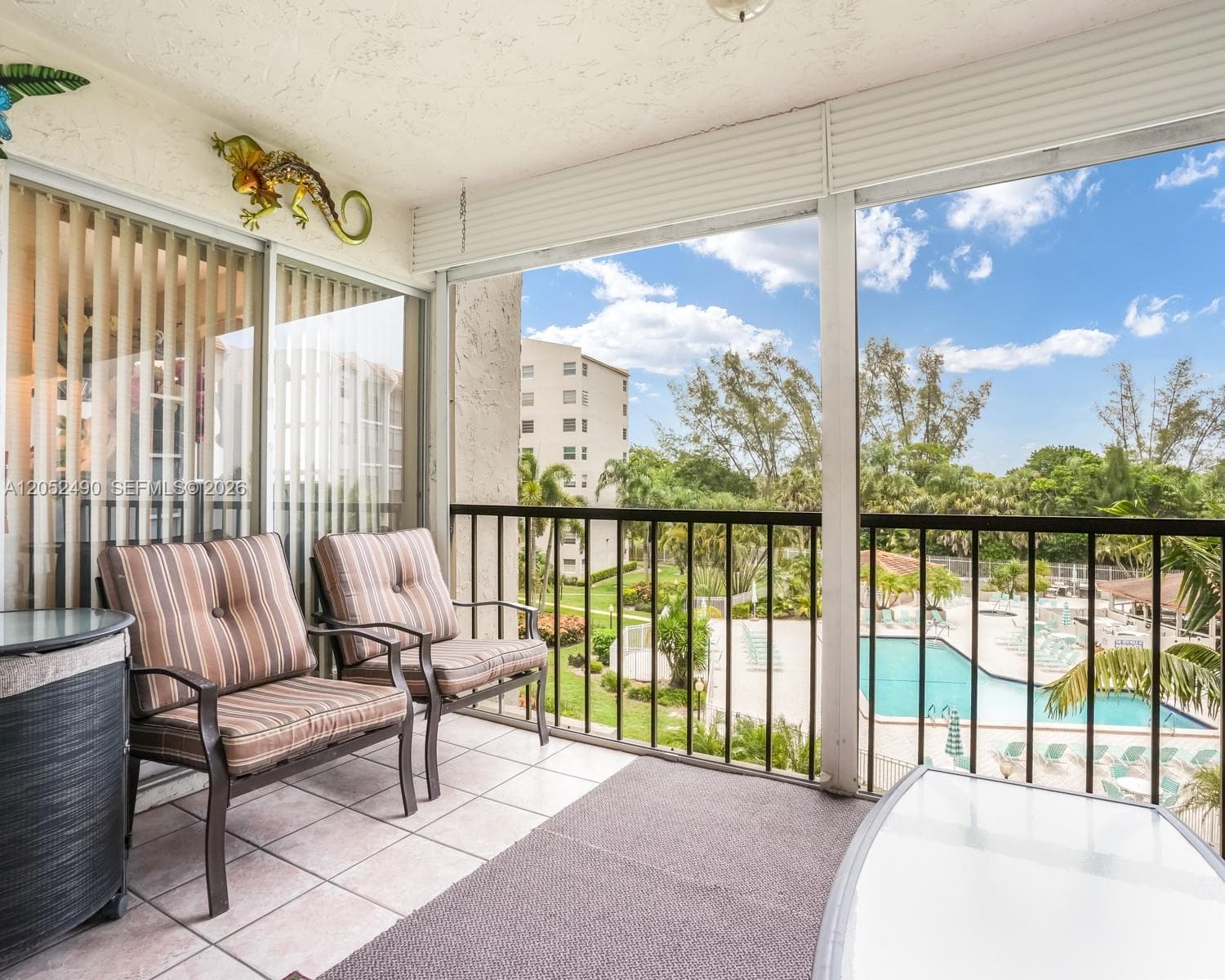 3930 Inverrary Blvd # 406-D, Lauderhill, FL 33319