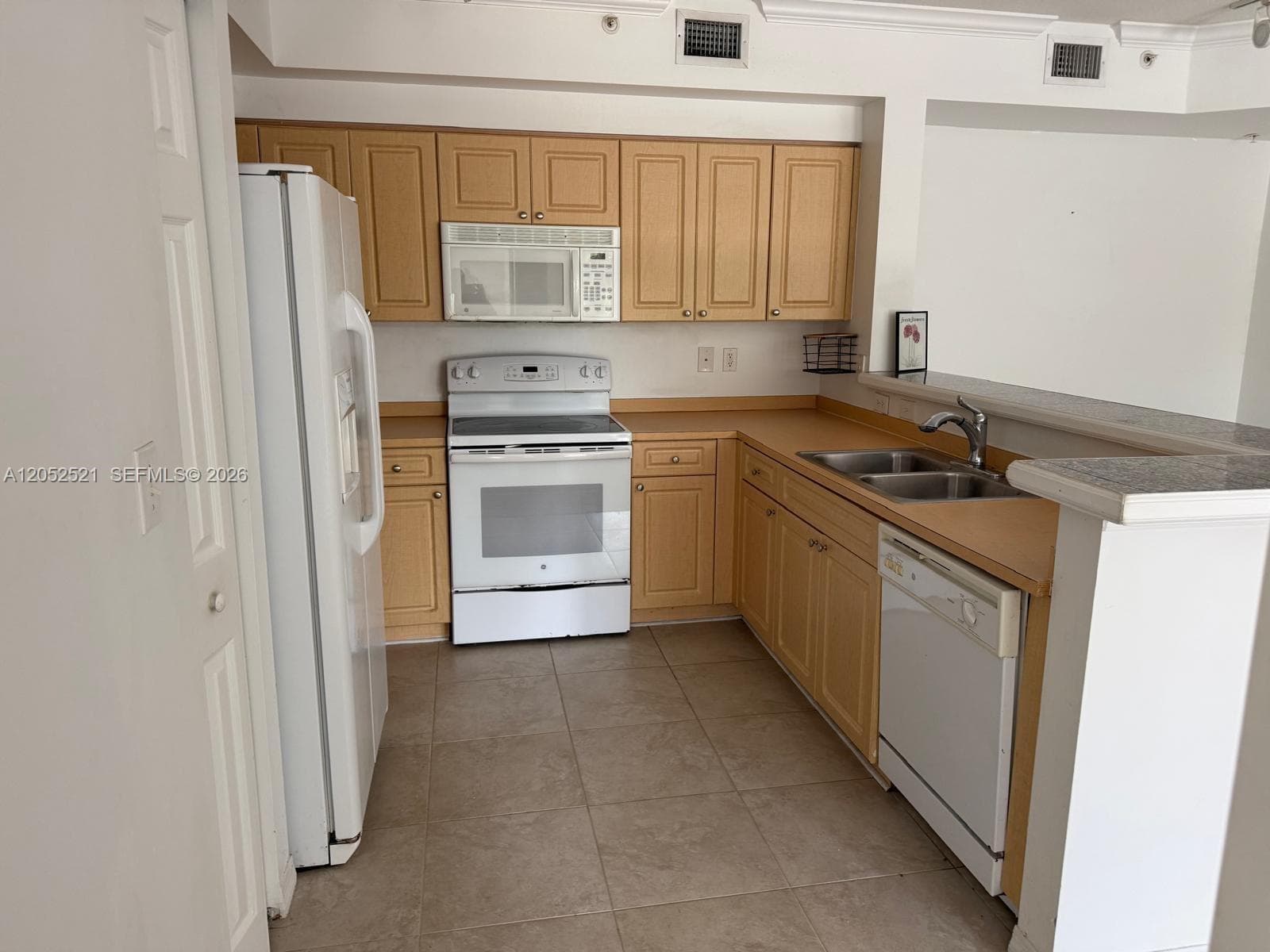 6861 SW 44th St # 205, Miami, FL 33155 — zdjęcie 3