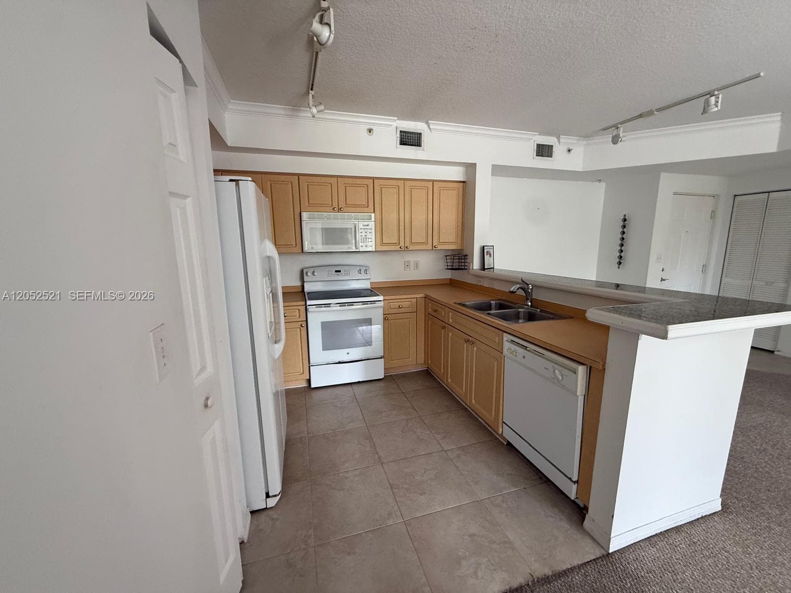 6861 SW 44th St # 205, Miami, FL 33155 — zdjęcie 5