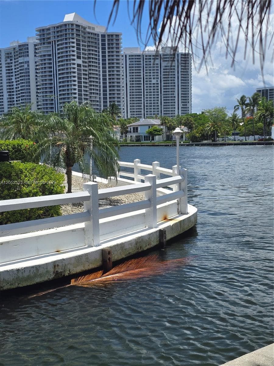 3177 S Ocean Dr # 217, Hallandale Beach, FL 33009