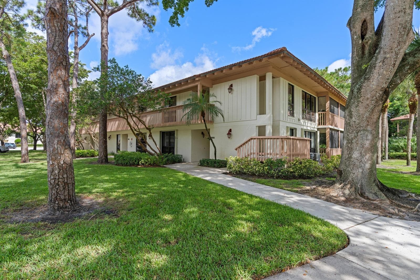 200 Brackenwood Terrace, Palm Beach Gardens, FL 33418