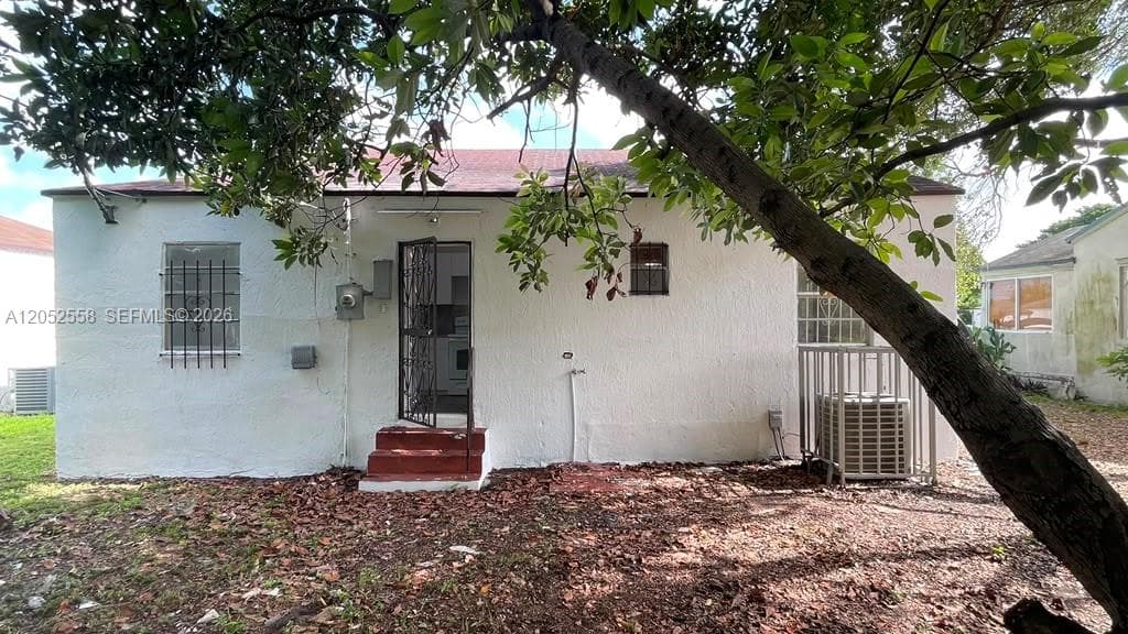 1012 NW 66th St # 0, Miami, FL 33150 — zdjęcie 4