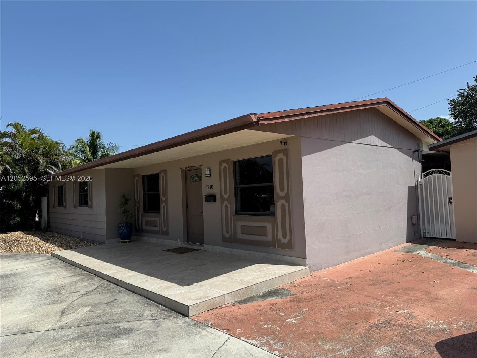 8240 NW 181st St # 1, Hialeah, FL 33015