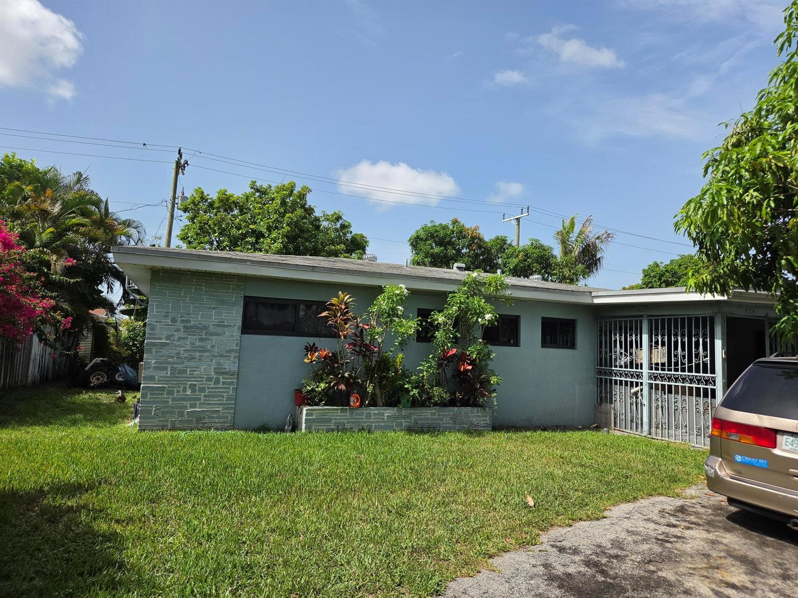 660 NE 181ST Street, Miami, FL 33162