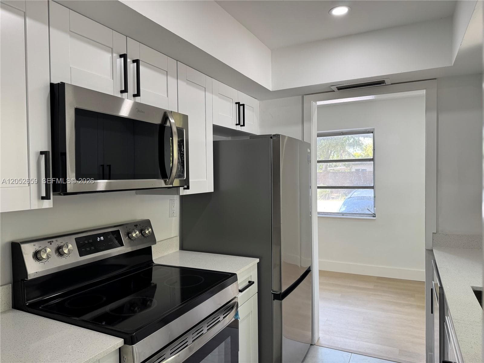890 SW 28th St # 1, Fort Lauderdale, FL 33315 — zdjęcie 2